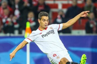 WATCH: Ben Johnson takes shirt off after Bears' big win vs. Eagles