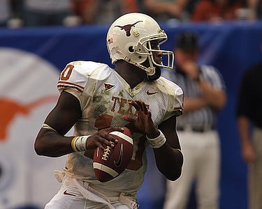 Texas beating Texas A&M leads college football Week 14 winners, losers