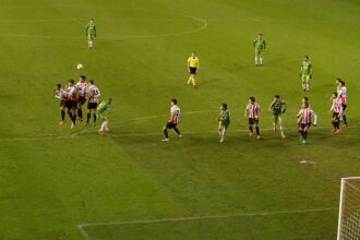 Brooklyn Nets jersey history No. 33 - Maurice Lucas (1980-81)