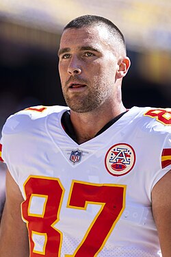 Chiefs TE Travis Kelce earns Walter Payton Man of the Year club win