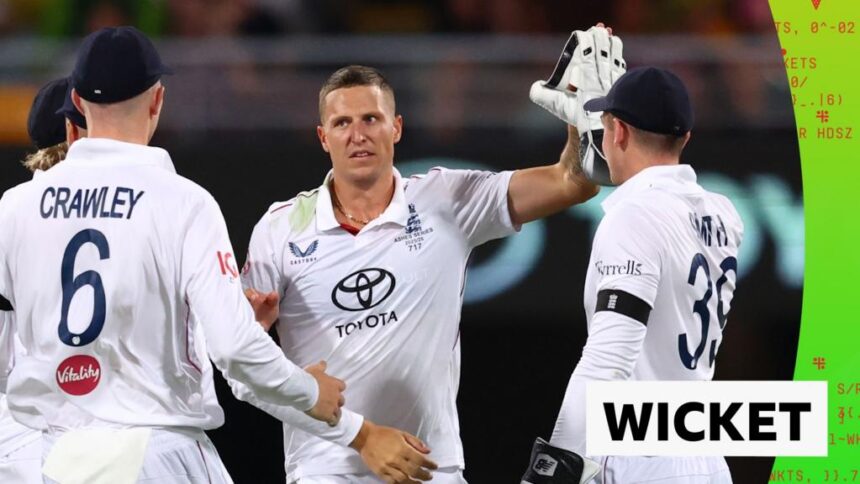 Green makes 'huge error' as Carse bowls him for 45 to give England hope