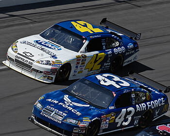 Former NASCAR driver Michael Annett dies at 39