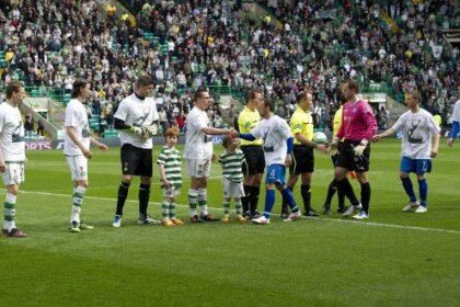 Simons scores first Premier League goal as Spurs beat Brentford