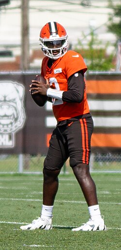 Browns coach draws fury as Shedeur Sanders sits during crucial 2-point try
