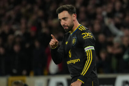 Two-goal Bruno Fernandes leads rampant Manchester United to 4-1 win at hapless Wolves