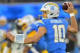 Eagles vs. Chargers live score, updates, highlights from NFL 'Monday Night Football' game