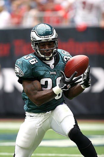 Eagles' Hurts first ever with 2 turnovers on 1 play