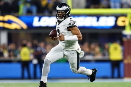 Jalen Hurts commits career-high 5 turnovers as Eagles drop third straight in OT loss to Chargers