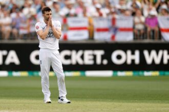 Mark Wood ruled out of Ashes with knee injury as England call up replacement