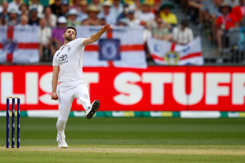 England's Mark Wood ruled out of Ashes series with knee injury