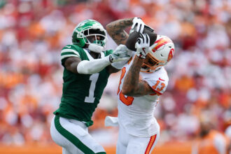 Will Mike Evans play this week for Bucs on TNF?