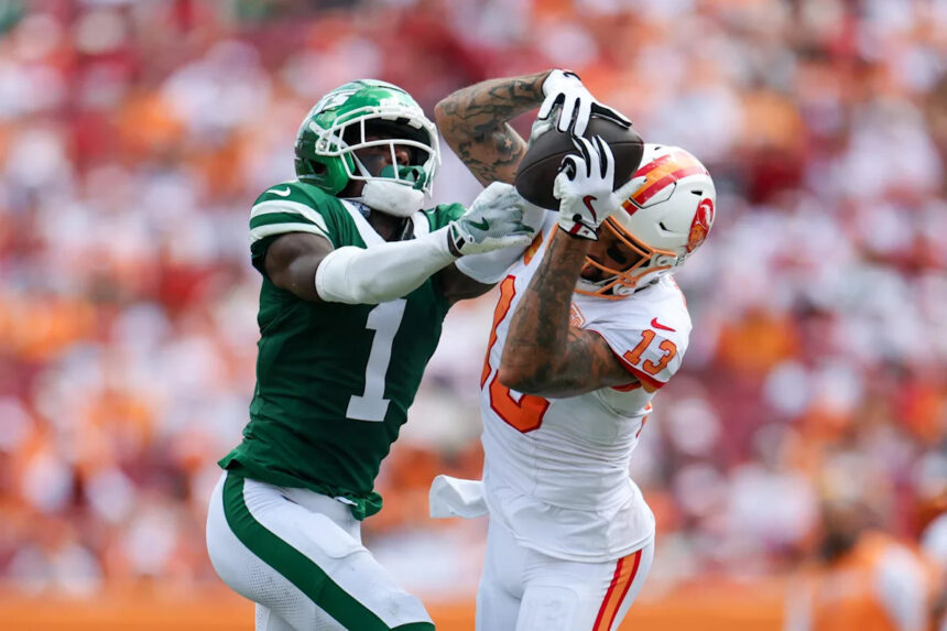 Will Mike Evans play this week for Bucs on TNF?