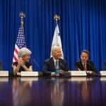 Joe Buck joins father, wins HOF's Frick Award