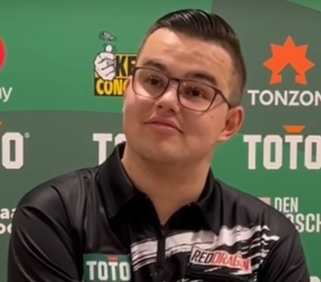 Van Veen ready to show why he can rival Littler for title by picking up maiden Worlds win