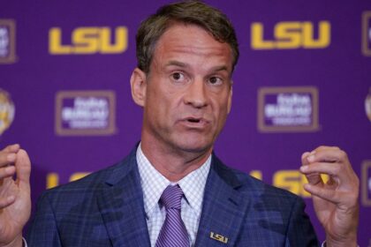 Lane Kiffin laughs off Michigan head-coaching rumors amid Sherrone Moore controversy