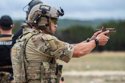 Syracuse holds on for close win over visiting Saint Joseph's