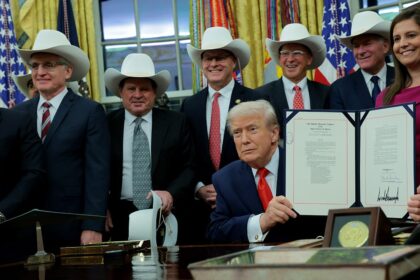 Trump honors 'Miracle on Ice' team; Mike Eruzione, Jim Craig praise president in return