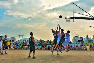 Cavaliers' Evan Mobley out 2-4 weeks after suffering left calf strain