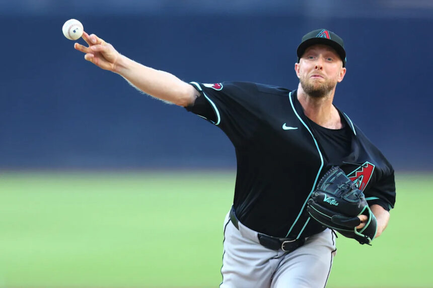 Merrill Kelly reportedly returns to Diamondbacks on two-year, $40 million deal