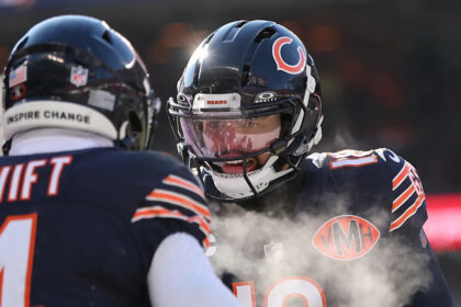 Bears lead Browns 14-0 at halftime