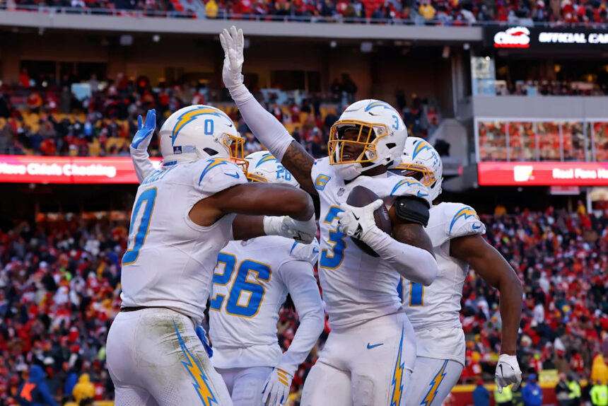 Chargers vs. Chiefs: Social media reacts to LA's 16-13 win