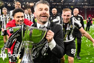 Tears & a tactical tweak - how Robinson hatched St Mirren triumph
