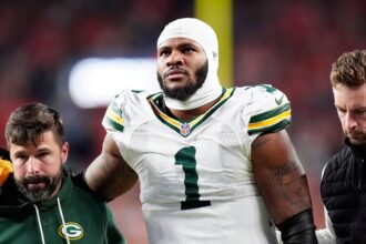 Packers star Micah Parsons suffers non-contact knee injury vs Broncos