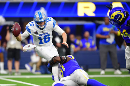 'Rough' third quarter has Lions' playoff hopes hanging by thread