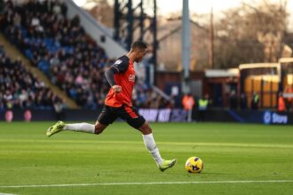 Forgotten former Gunner scores 3rd free-kick of the season