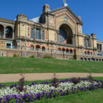 'Champagne Charlie' announces himself with memorable Ally Pally debut