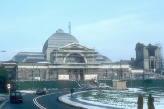 Price targets second world title - this time with Ally Pally crowd in place