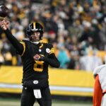 Steelers maintain Monday magic, eliminate Dolphins