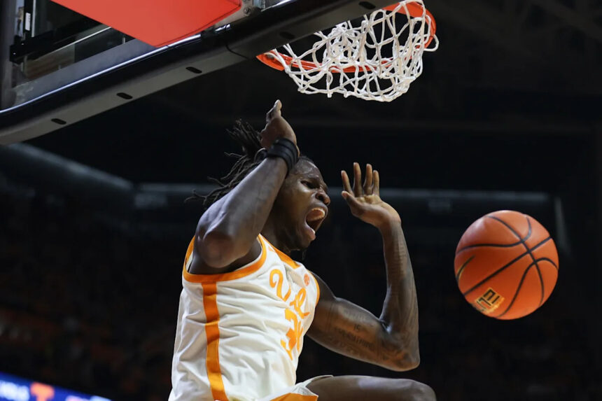 Tennessee defeats Louisville basketball in top 25 matchup