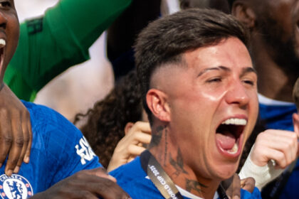 Starmer urges Abramovich to transfer £2.5bn from Chelsea sale to Ukraine