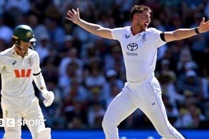 England to hold ICC talks after Carey DRS error