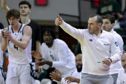 UWGB men's basketball coach Doug Gottlieb to step away from radio show