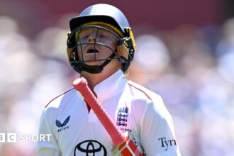 England's Ashes hopes vanishing after batters fold again