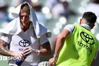 England should resist wholesale change - Vaughan