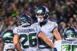 Watch Seahawks convert wild two-point attempt on overturned call