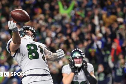 Seahawks in play-offs with overtime win over Rams