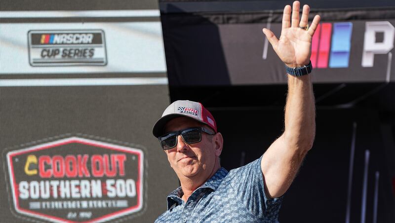 Tributes pour in following former NASCAR driver Greg Biffle’s plane crash