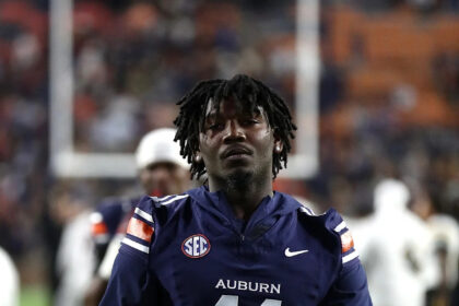 Auburn EDGE Jamonta Waller plans to enter the transfer portal