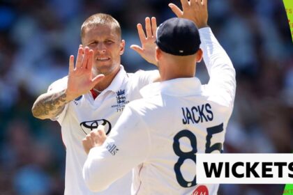 Carse takes two wickets in two balls