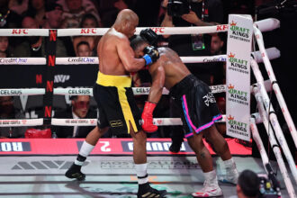 Anderson Silva vs. Tyron Woodley full fight video highlights