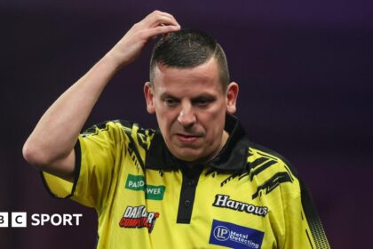 Chisnall and Van Duijvenbode exit in second round