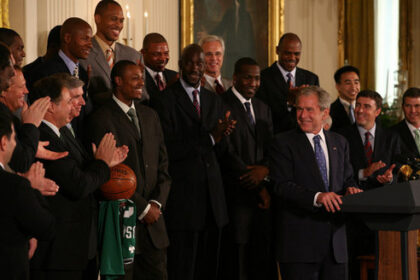 Lakers' Smart fined $35K for gesture at official