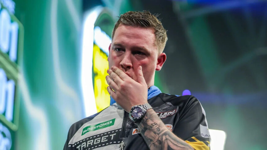 Dobey dumped out by Gilding as Bunting progresses