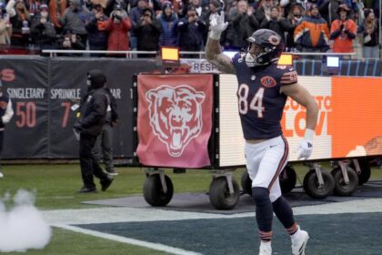 Is Colston Loveland playing tonight? Why Bears TE is off to slow start in Week 16