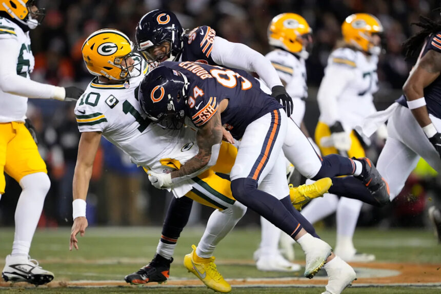 Packers QB Jordan Love goes back to locker room after taking helmet-to-helmet hit