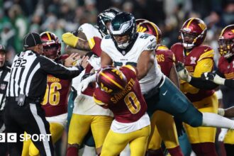 Trio ejected as Eagles beat Commanders to win title